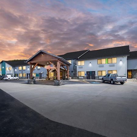 Everspring Inn & Suites Hill City Eksteriør billede