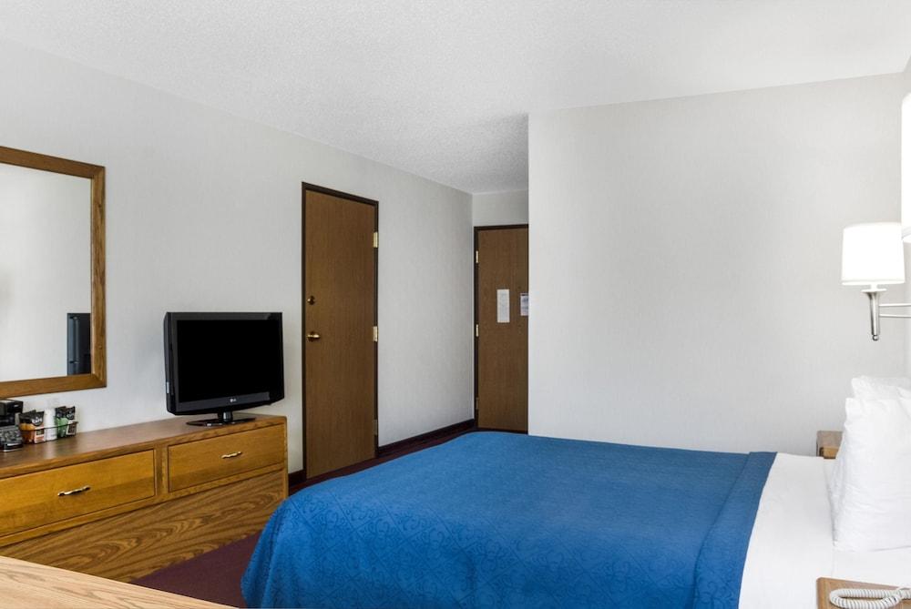 Everspring Inn & Suites Hill City Eksteriør billede
