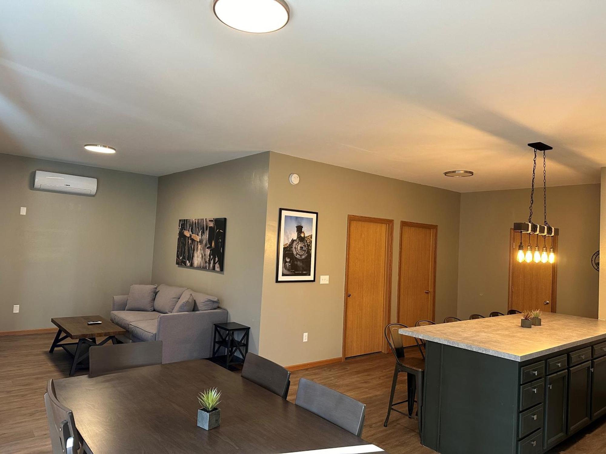 Everspring Inn & Suites Hill City Eksteriør billede