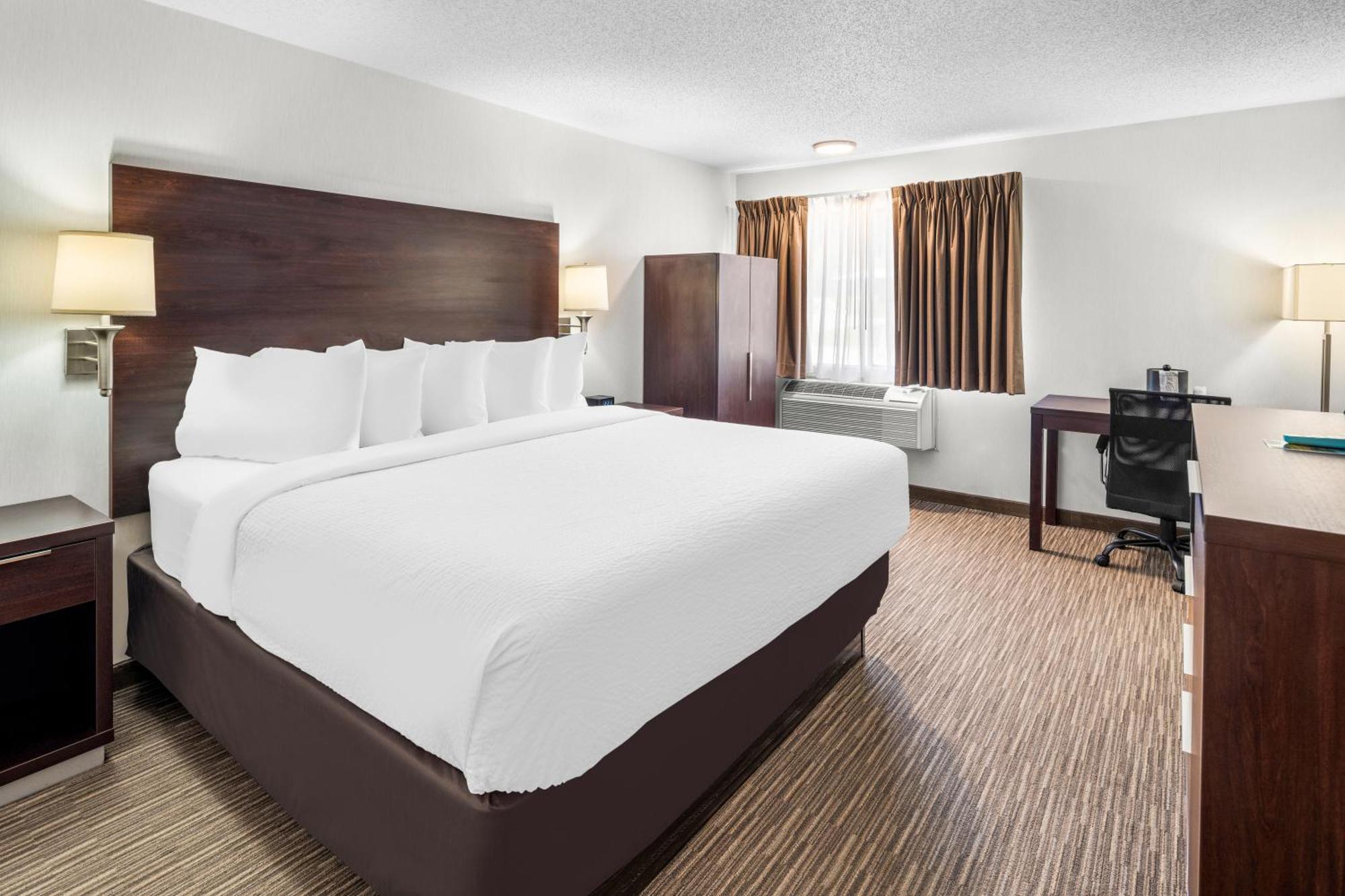 Everspring Inn & Suites Hill City Eksteriør billede