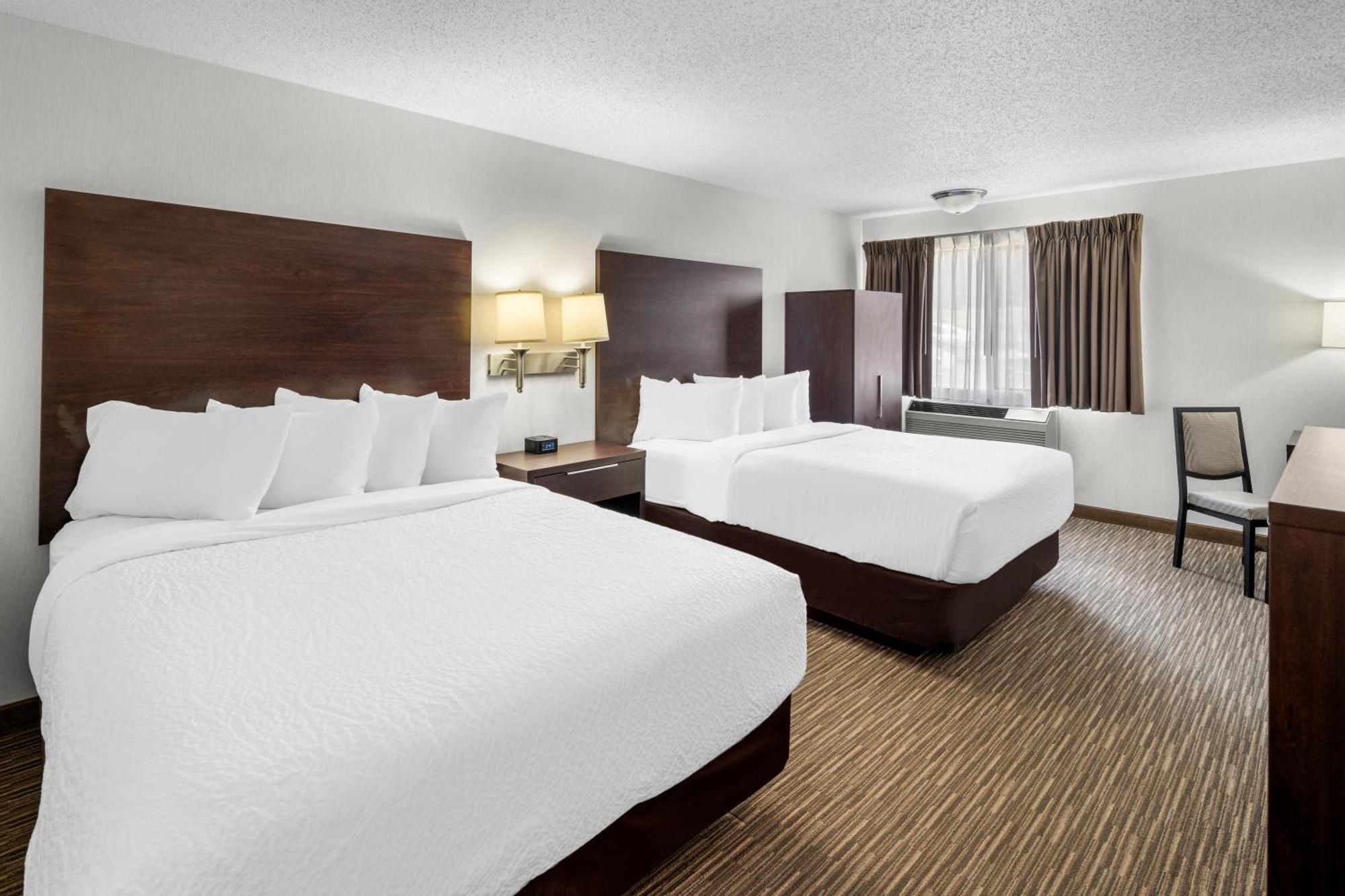 Everspring Inn & Suites Hill City Eksteriør billede
