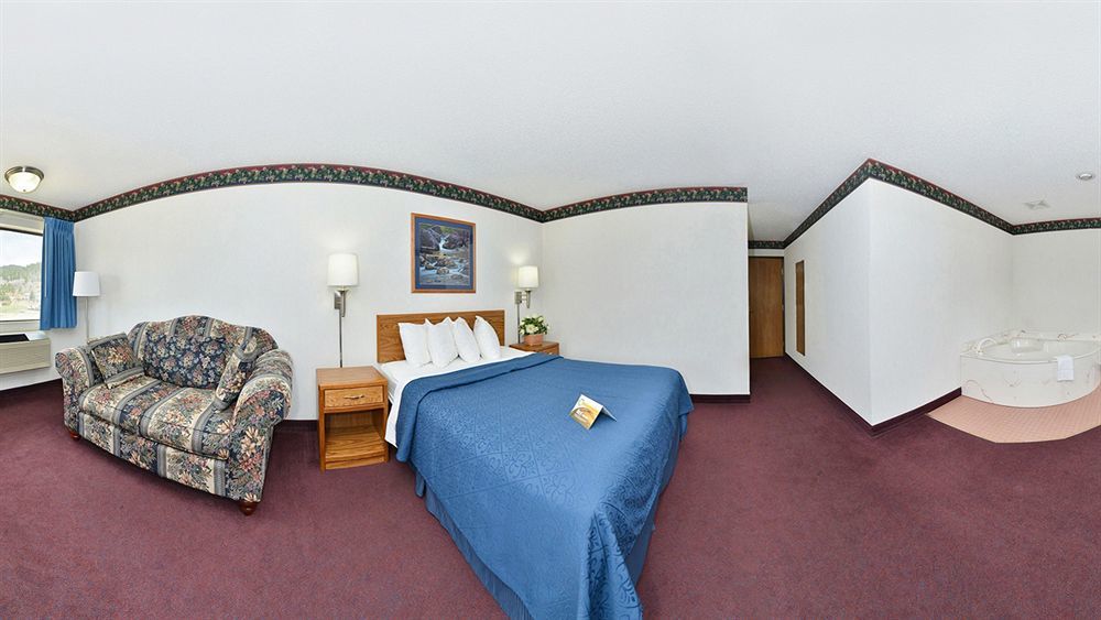 Everspring Inn & Suites Hill City Eksteriør billede