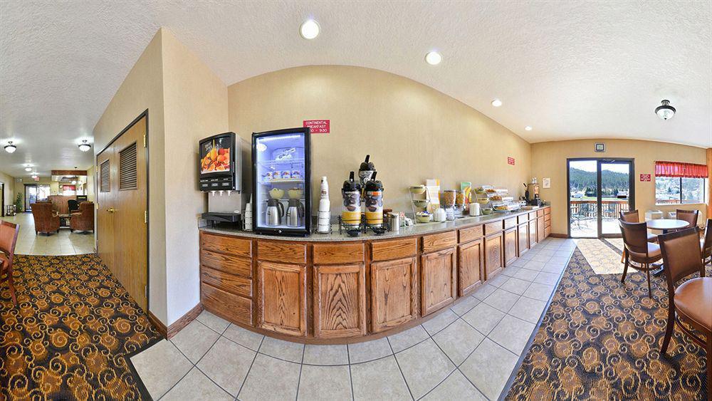 Everspring Inn & Suites Hill City Eksteriør billede